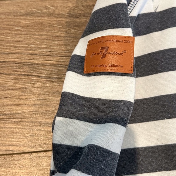 ⭐️Final Sale⭐️ 7 for All Mankind Baby 24 Months Gray and White Sweatsuit - Picture 8 of 8